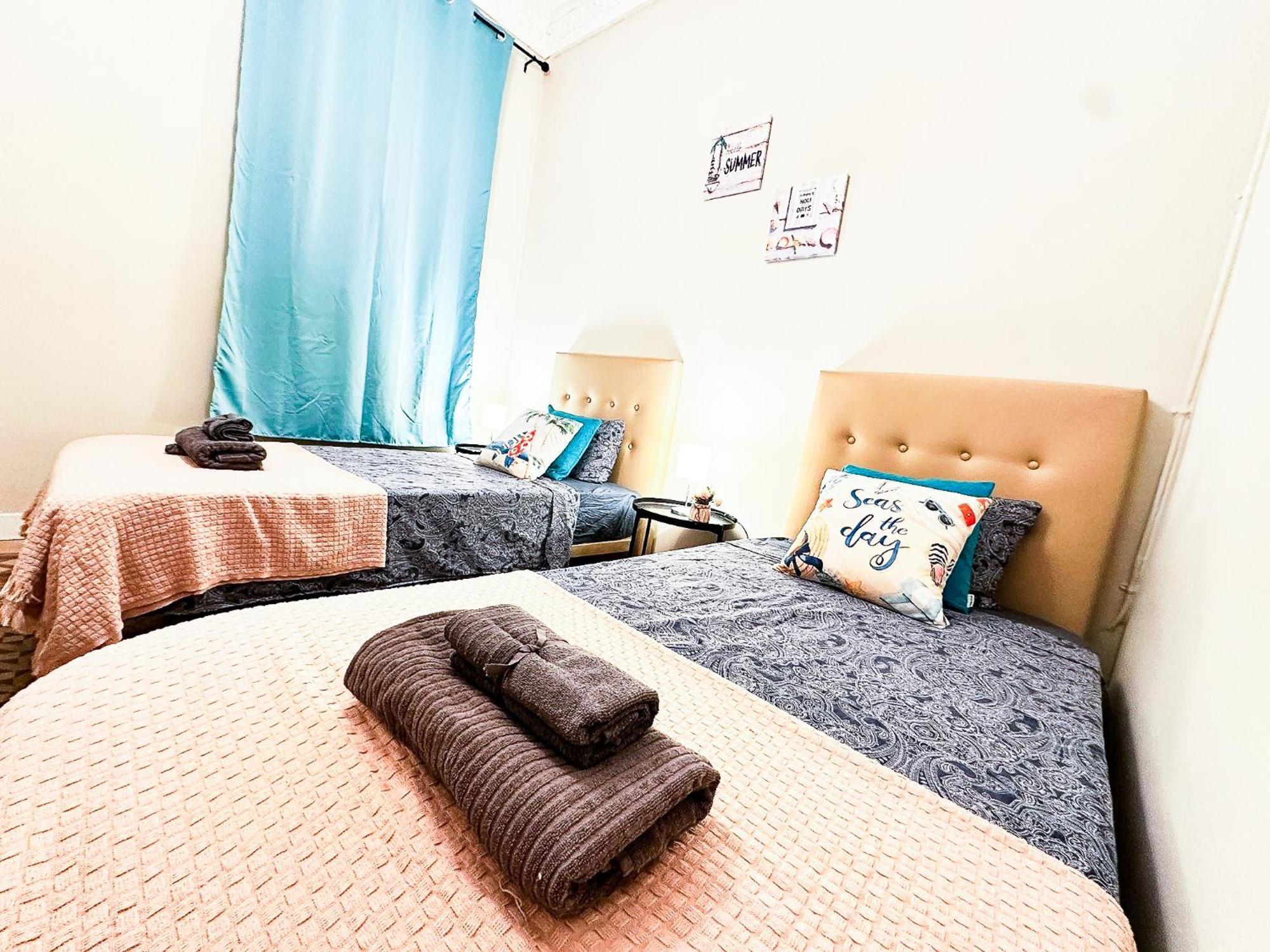 Private Rooms By Plaza Catalunya Barcelona Exterior photo